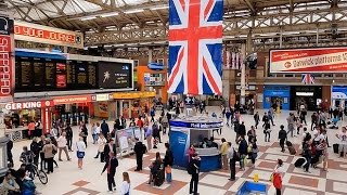 A Walk Through The London Victoria Station London England [upl. by Felecia]